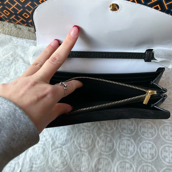 Tory Burch Miller Wallet Crossbody Bag Black Gold - Picture 8 of 16
